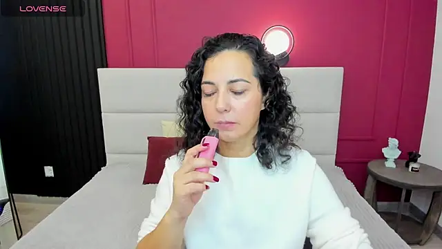 Snapshot of Linda_Insatiable chatting on 17, 10, 2025 Linda Insatiable online show from 17, 10, 2025