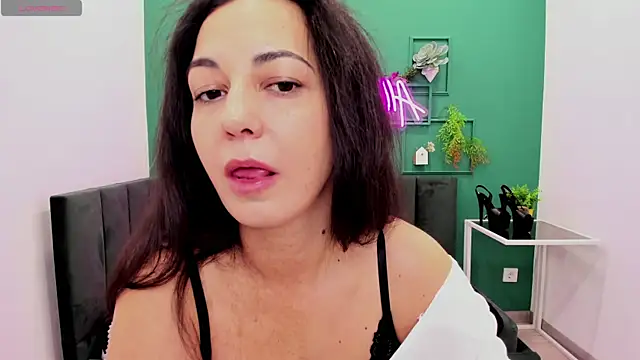 Snapshot of Linda_Insatiable chatting on 28, 11, 2025 Linda Insatiable online show from 28, 11, 2025