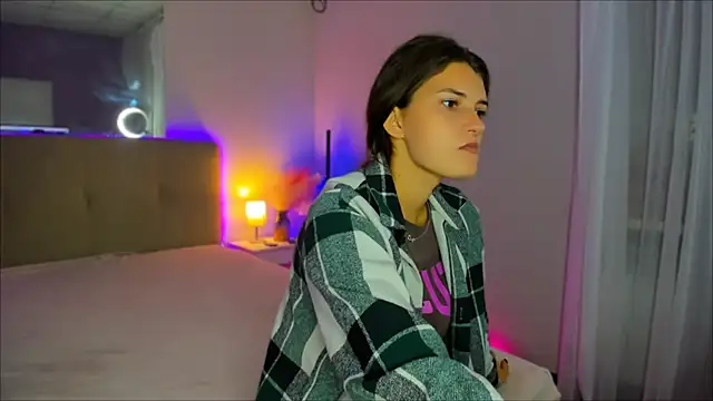 Laura Leee online show from 23, 9, 2025