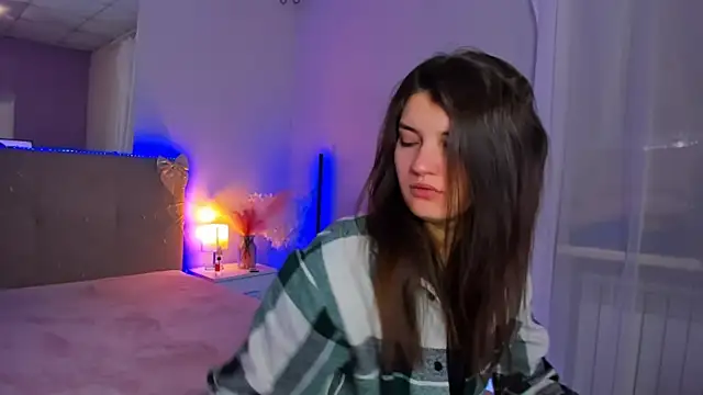 Laura Leee online show from 11, 3, 2026