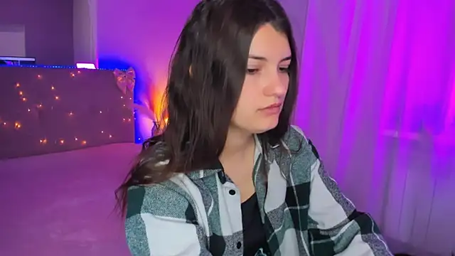 Laura Leee online show from 24, 4, 2026