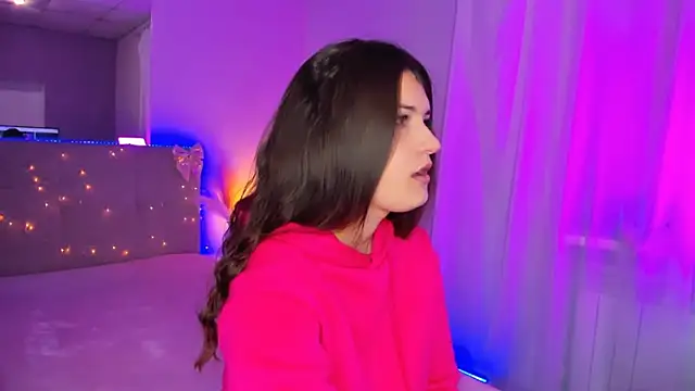 Laura Leee online show from 25, 4, 2026