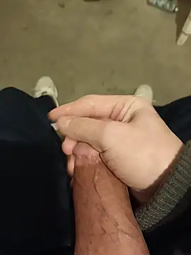 casper0303 online show from 12, 1, 2025