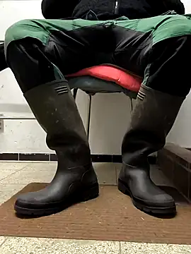 Snapshot of OdinWolf1990 chatting on 23, 1, 2025 OdinWolf1990 online show from 23, 1, 2025