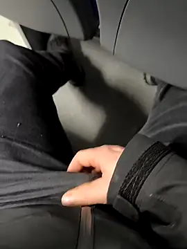 Snapshot of OdinWolf1990 chatting on 14, 2, 2025 OdinWolf1990 online show from 14, 2, 2025