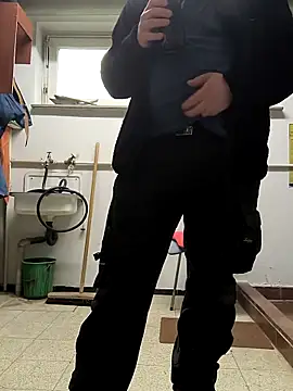 Snapshot of OdinWolf1990 chatting on 14, 2, 2025 OdinWolf1990 online show from 14, 2, 2025