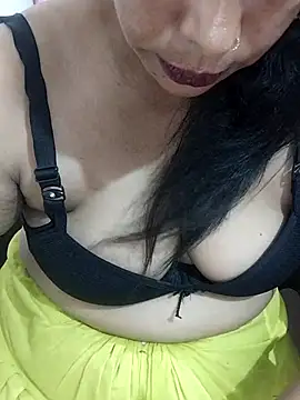Snapshot of Urmila_bhabhii chatting on 3, 8, 2026 Urmila bhabhii online show from 3, 8, 2026