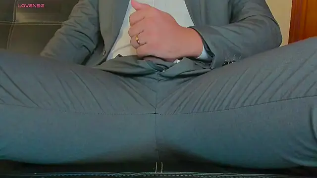 MrLonely02 online show from 13, 12, 2024