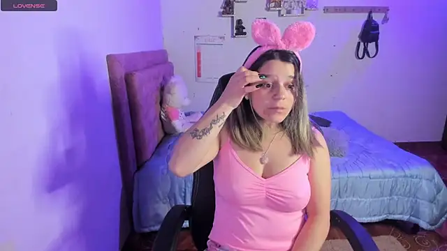 Sabrina Hall  online show from 14, 10, 2025