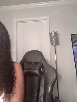 butterflybootyy online show from 27, 4, 2026