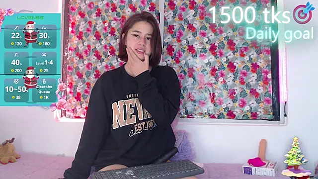 Snapshot of -Gwen- chatting on 17, 12, 2024 -Gwen- online show from 17, 12, 2024