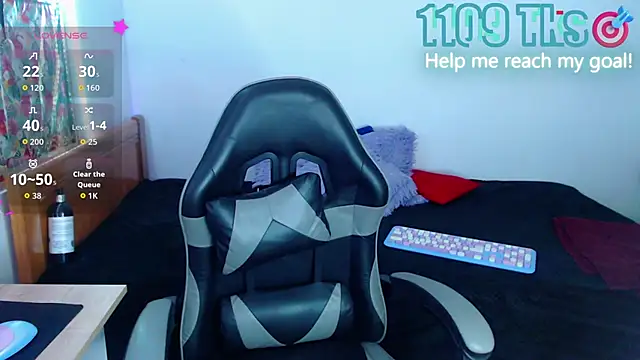 Snapshot of -Gwen- chatting on 13, 5, 2026 -Gwen- online show from 13, 5, 2026