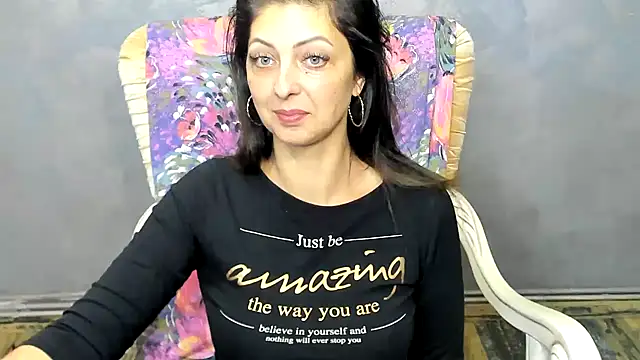 Snapshot of DivinSandra chatting on 3, 12, 2024 DivinSandra online show from 3, 12, 2024