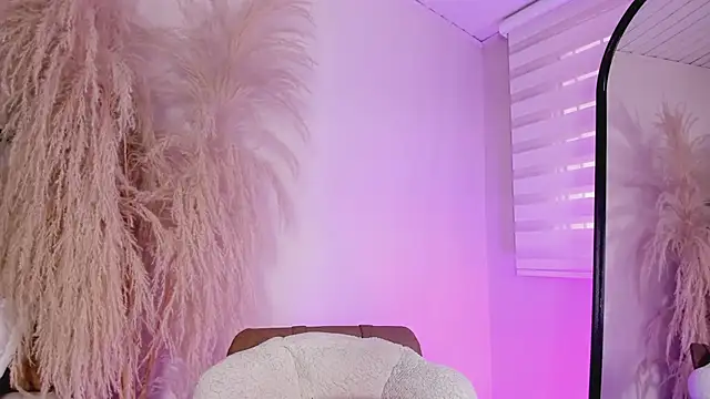 Snapshot of ariana_rosse__ chatting on 4, 2, 2025 ariana rosse online show from 4, 2, 2025