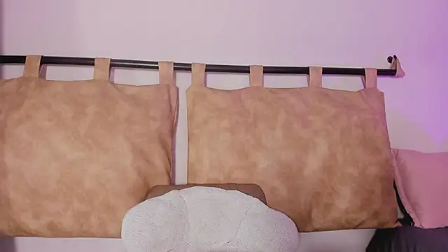 Snapshot of ariana_rosse__ chatting on 8, 2, 2025 ariana rosse online show from 8, 2, 2025