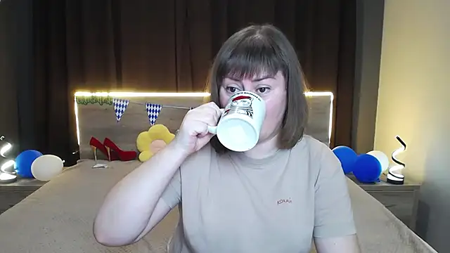 ZannaDreil online show from 6, 10, 2025