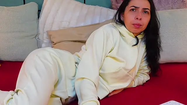 SarraRose online show from 25, 2, 2025