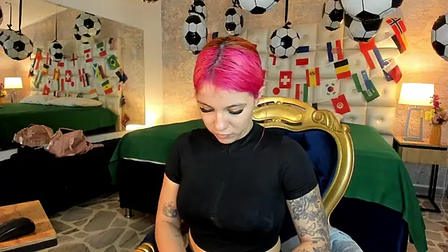 Snapshot of MelaniieRoux chatting on 14, 6, 2026 MelaniieRoux online show from 14, 6, 2026