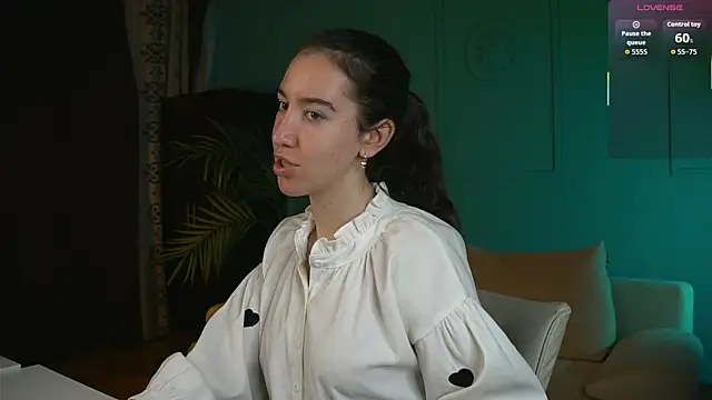 Snapshot of Belle_Via chatting on 3, 6, 2026 Belle Via online show from 3, 6, 2026