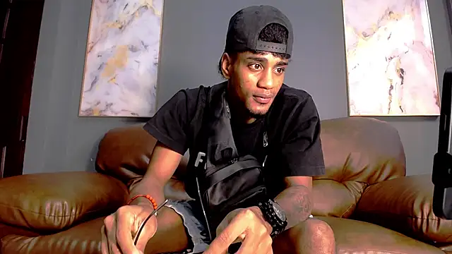 AaronCruz  online show from 10, 1, 2025