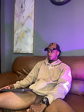 AaronCruz  online show from 1, 2, 2025