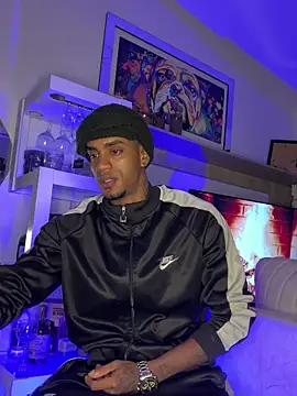 AaronCruz  online show from 9, 10, 2025