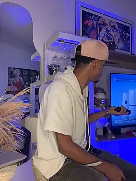 AaronCruz  online show from 10, 10, 2025