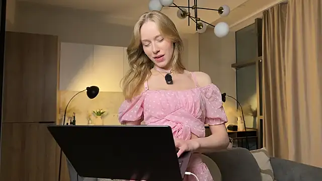 PollyAgata online show from 1, 7, 2026