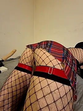 Snapshot of fox--3 chatting on 8, 2, 2026 fox--3 online show from 8, 2, 2026