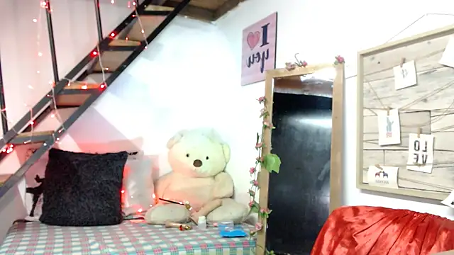 Snapshot of luna_sky83 chatting on 8, 10, 2025 luna sky83 online show from 8, 10, 2025