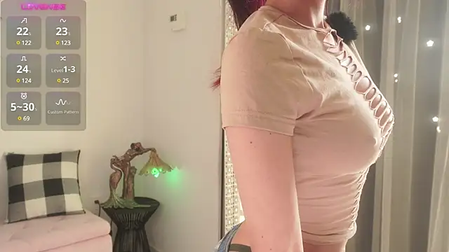 Snapshot of Mysticxkitty chatting on 8, 1, 2025 Mysticxkitty online show from 8, 1, 2025