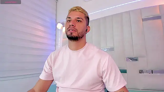 Snapshot of Jacoob19_ chatting on 18, 12, 2024 Jacoob19 online show from 18, 12, 2024