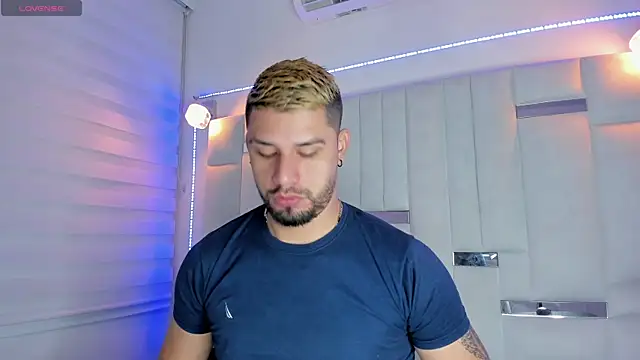 Snapshot of Jacoob19_ chatting on 27, 12, 2024 Jacoob19 online show from 27, 12, 2024