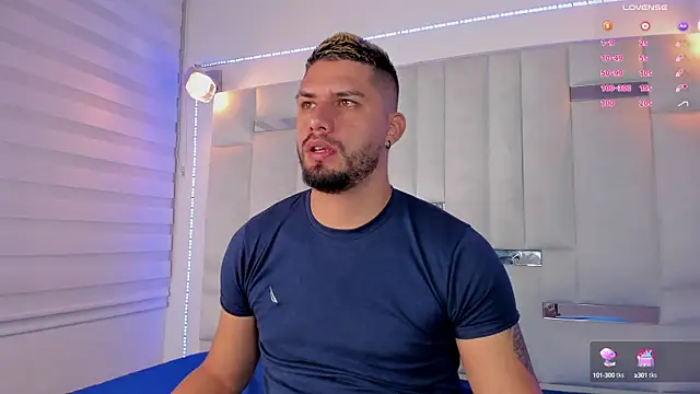 Snapshot of Jacoob19_ chatting on 8, 1, 2025 Jacoob19 online show from 8, 1, 2025