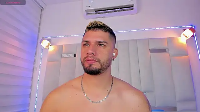 Snapshot of Jacoob19_ chatting on 14, 1, 2025 Jacoob19 online show from 14, 1, 2025