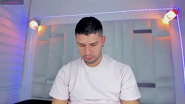 Snapshot of Jacoob19_ chatting on 24, 1, 2025 Jacoob19 online show from 24, 1, 2025