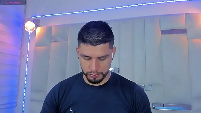 Snapshot of Jacoob19_ chatting on 22, 2, 2025 Jacoob19 online show from 22, 2, 2025