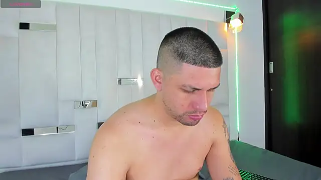 Snapshot of Jacoob19_ chatting on 18, 10, 2025 Jacoob19 online show from 18, 10, 2025