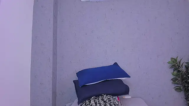 Tiffany mendez online show from 27, 4, 2026