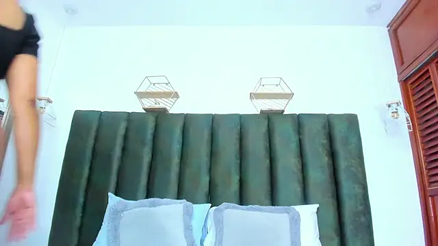 nahomygrey  online show from 17, 4, 2026