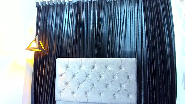 JulessCornett online show from 4, 3, 2025