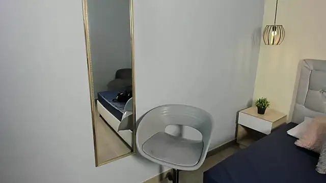 escarleth   online show from 8, 6, 2026