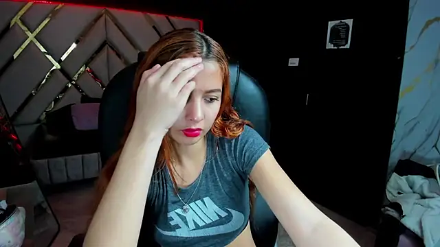 Paris Petit online show from 21, 4, 2026