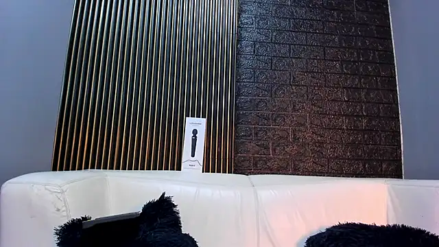 Siena morales online show from 20, 2, 2026