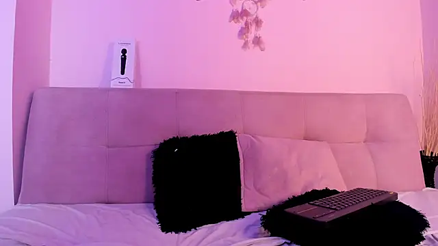 Siena morales online show from 6, 3, 2026