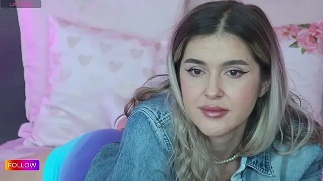 Snapshot of Sarah-Hart chatting on 18, 2, 2025 Sarah-Hart online show from 18, 2, 2025