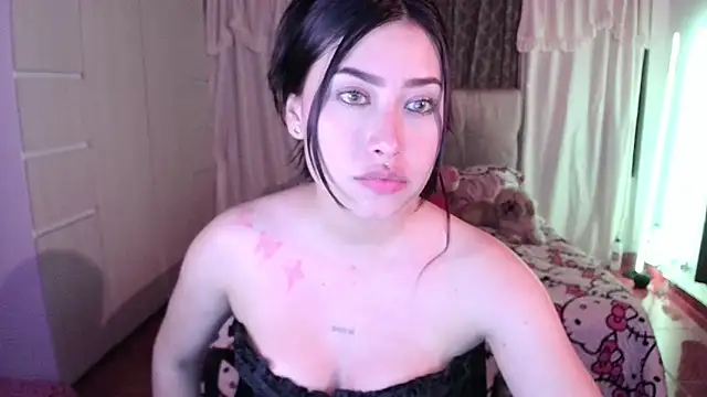 Snapshot of Emilyswan04 chatting on 22, 3, 2026 Emilyswan04 online show from 22, 3, 2026