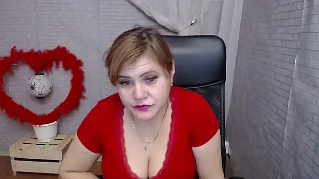 DaniellaKiss online show from 6, 2, 2025