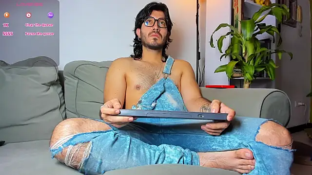 Ackerman Eren  online show from 24, 11, 2025