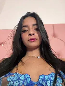 Laura fernandezII online show from 25, 2, 2025